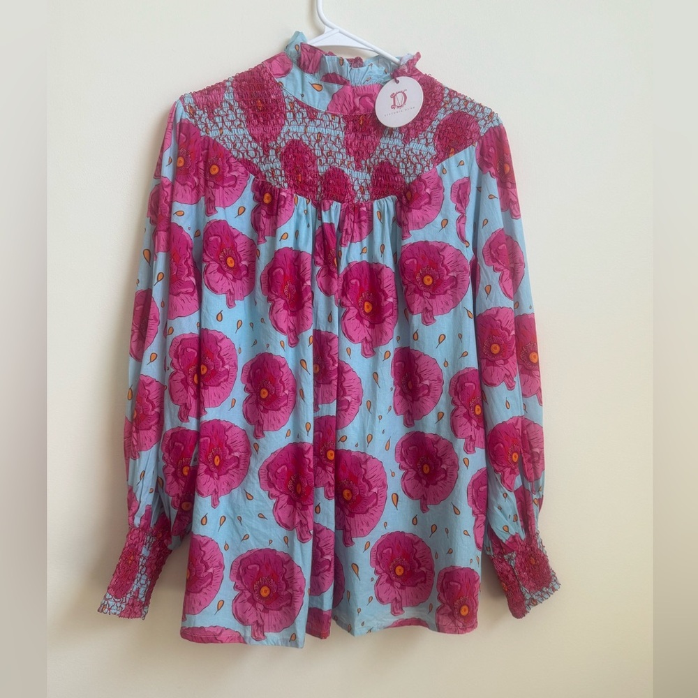 Victoria Dunn long sleeve morning glory pattern blouse size L